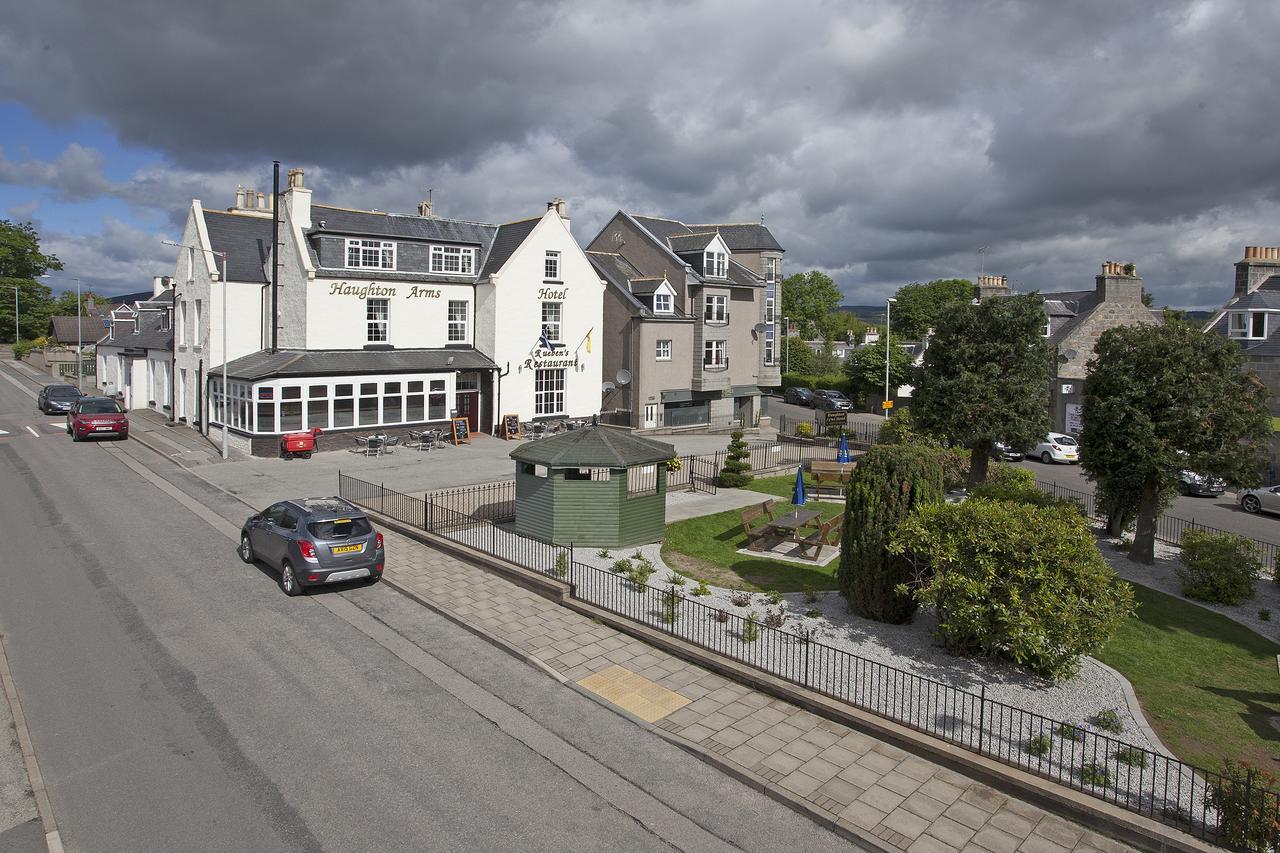 Haughton Arms Hotel Alford 외부 사진